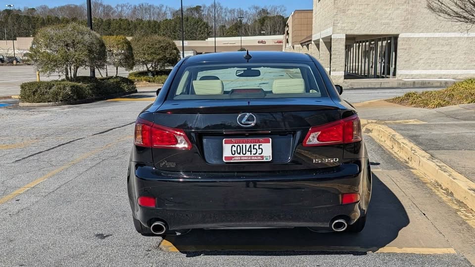 2013 Lexus IS 350 Sedan 4D photo 4