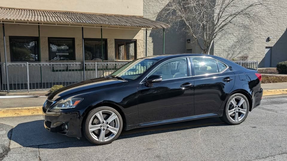 2013 Lexus IS 350 Sedan 4D photo 5