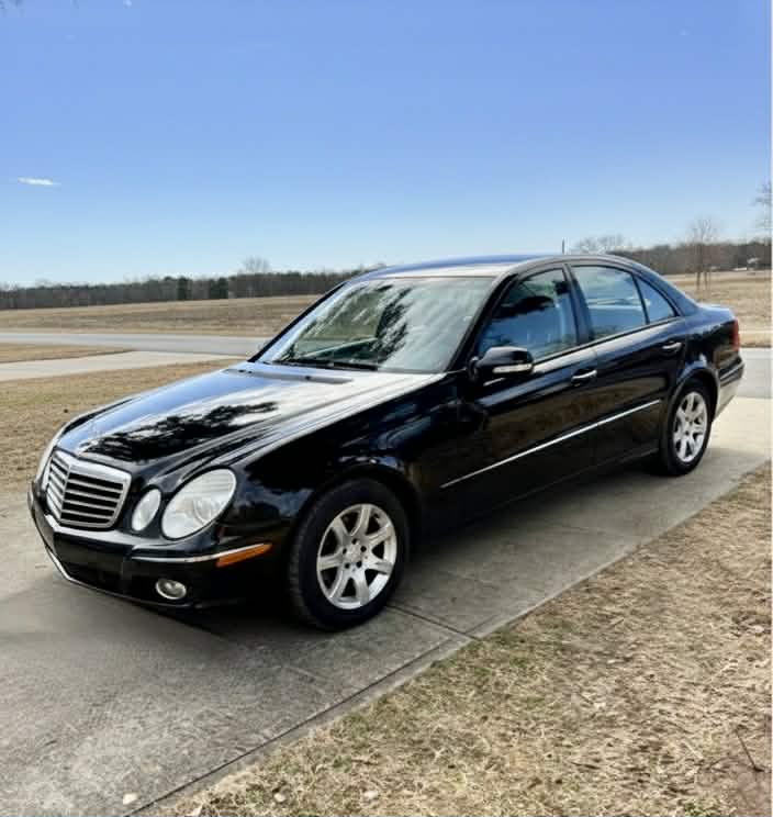 2009 Mercedes-Benz E 320 Bluetec photo 2