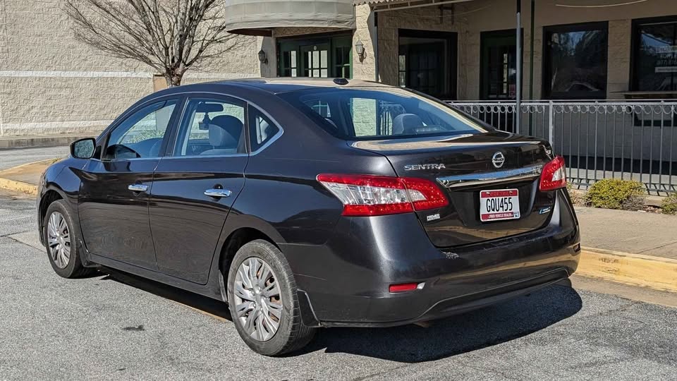 2013 Nissan Sentra SV Sedan 4D photo 3