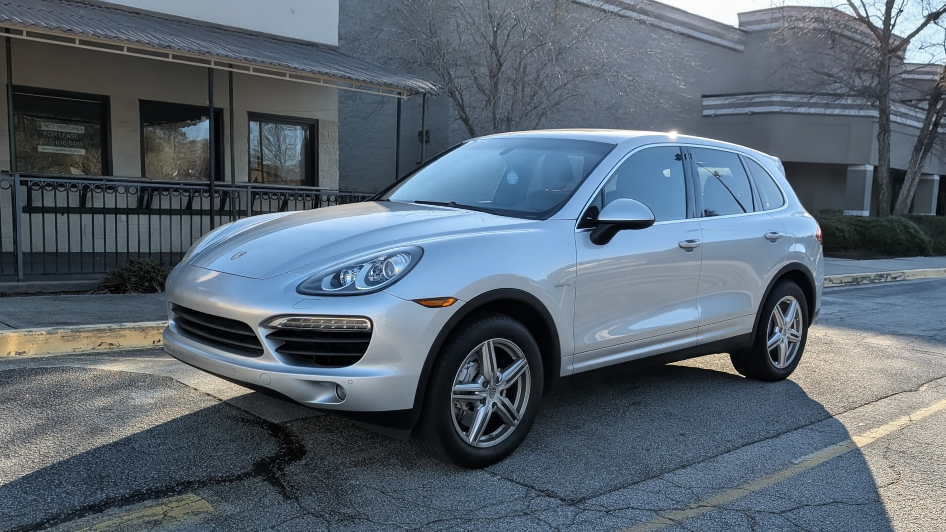 2014 Porche Cayenne S-Hybrid photo 2
