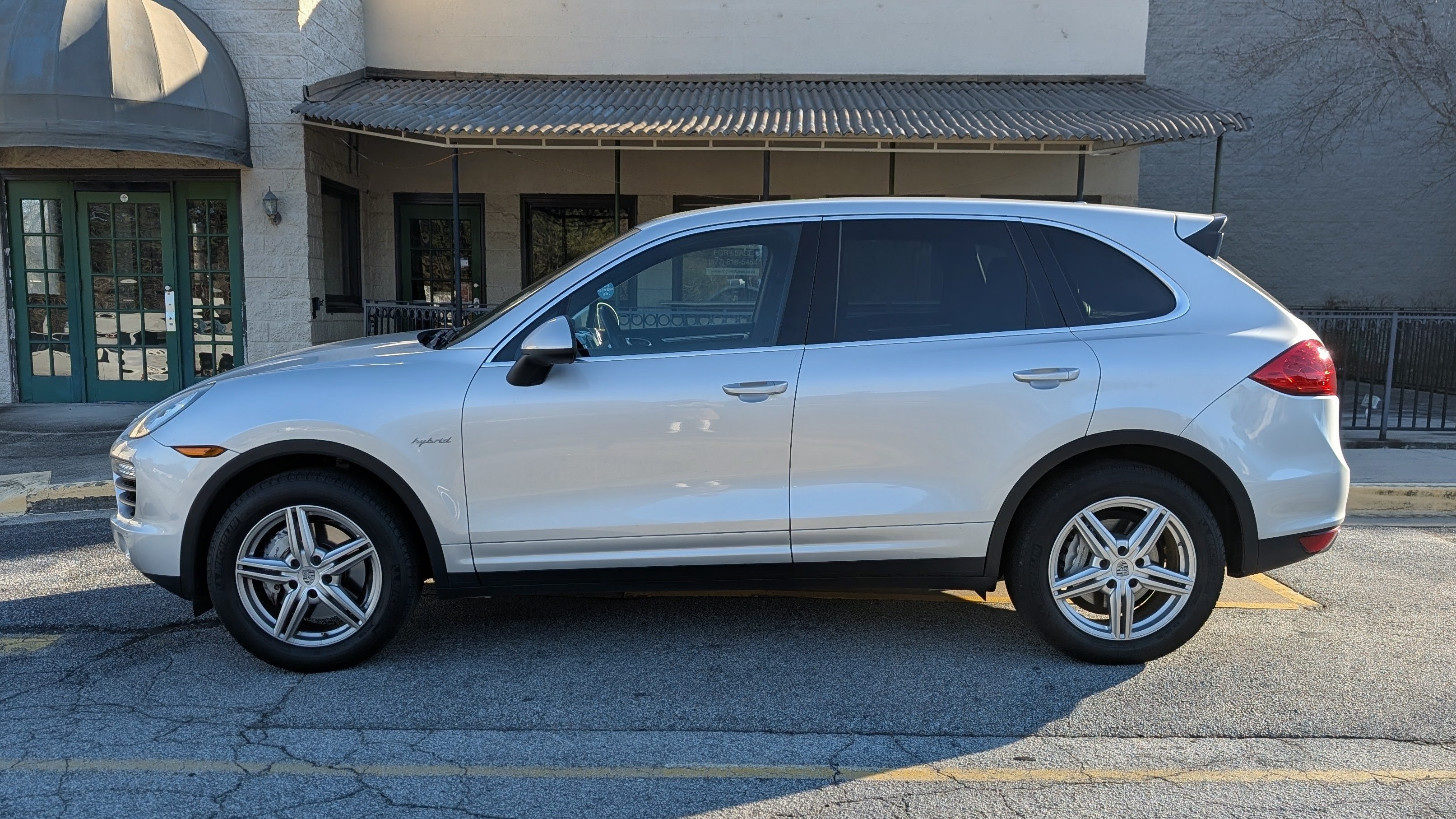 2014 Porche Cayenne S-Hybrid photo 3
