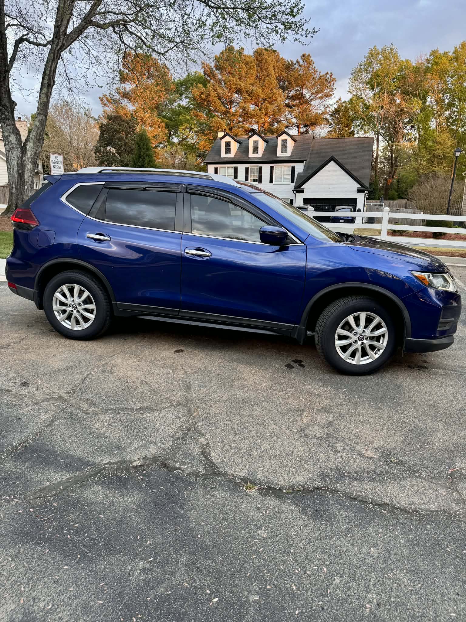 2019 Nissan Rogue SE photo 4