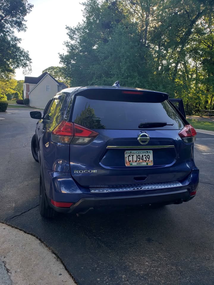 2017 Nissan Rogue photo 3