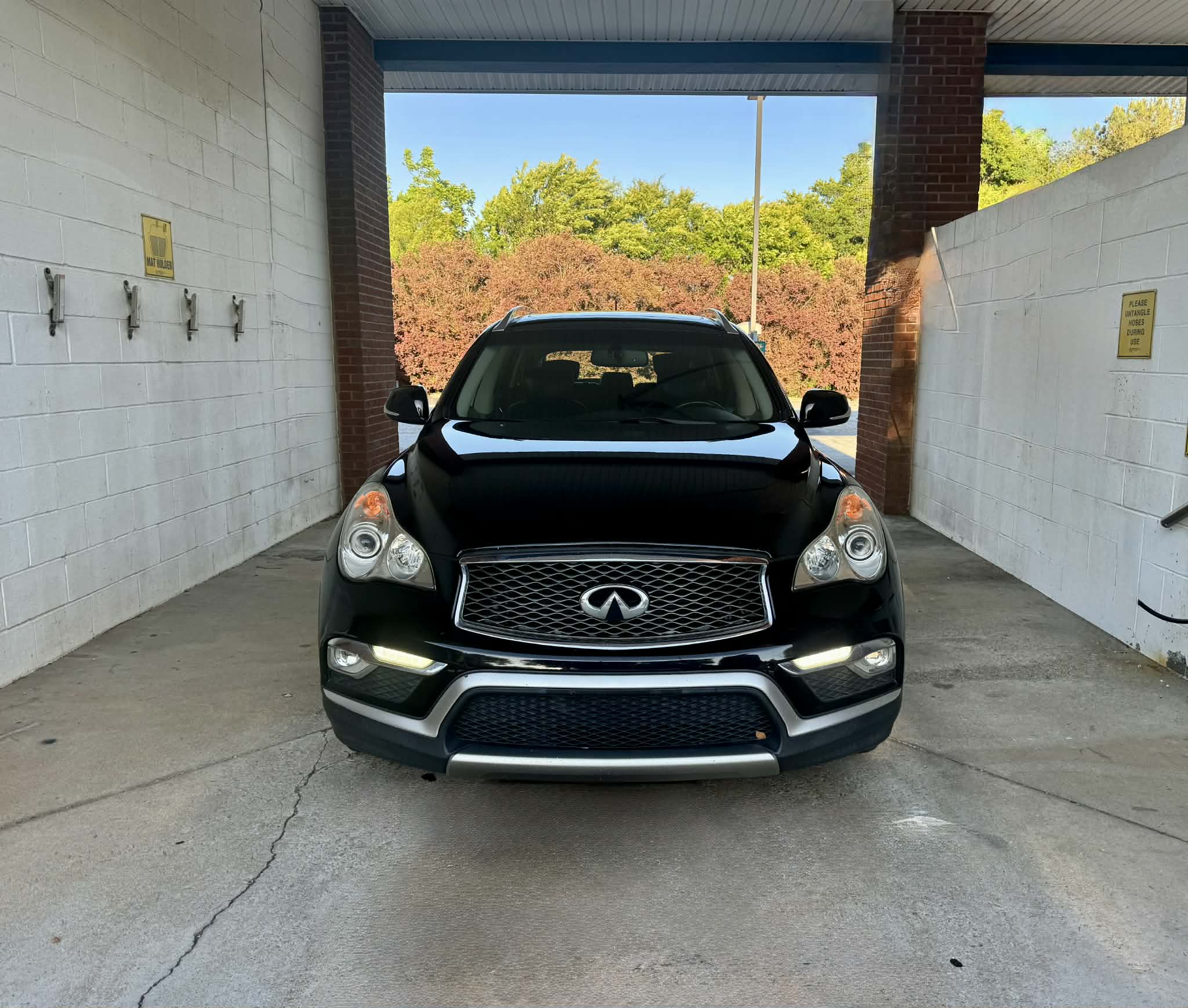 2017 Infiniti QX50 photo 2