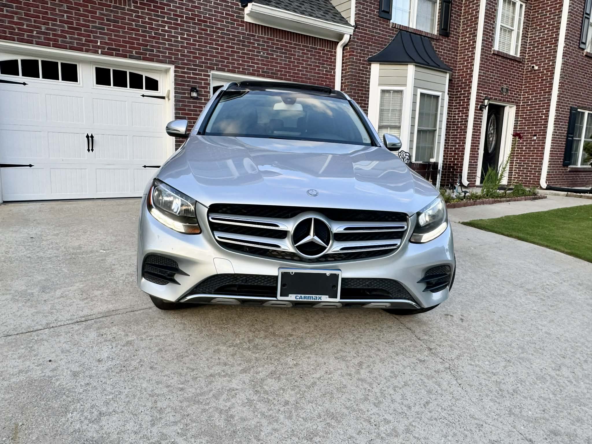 2016 Mercedes-Benz GLC300 photo 3