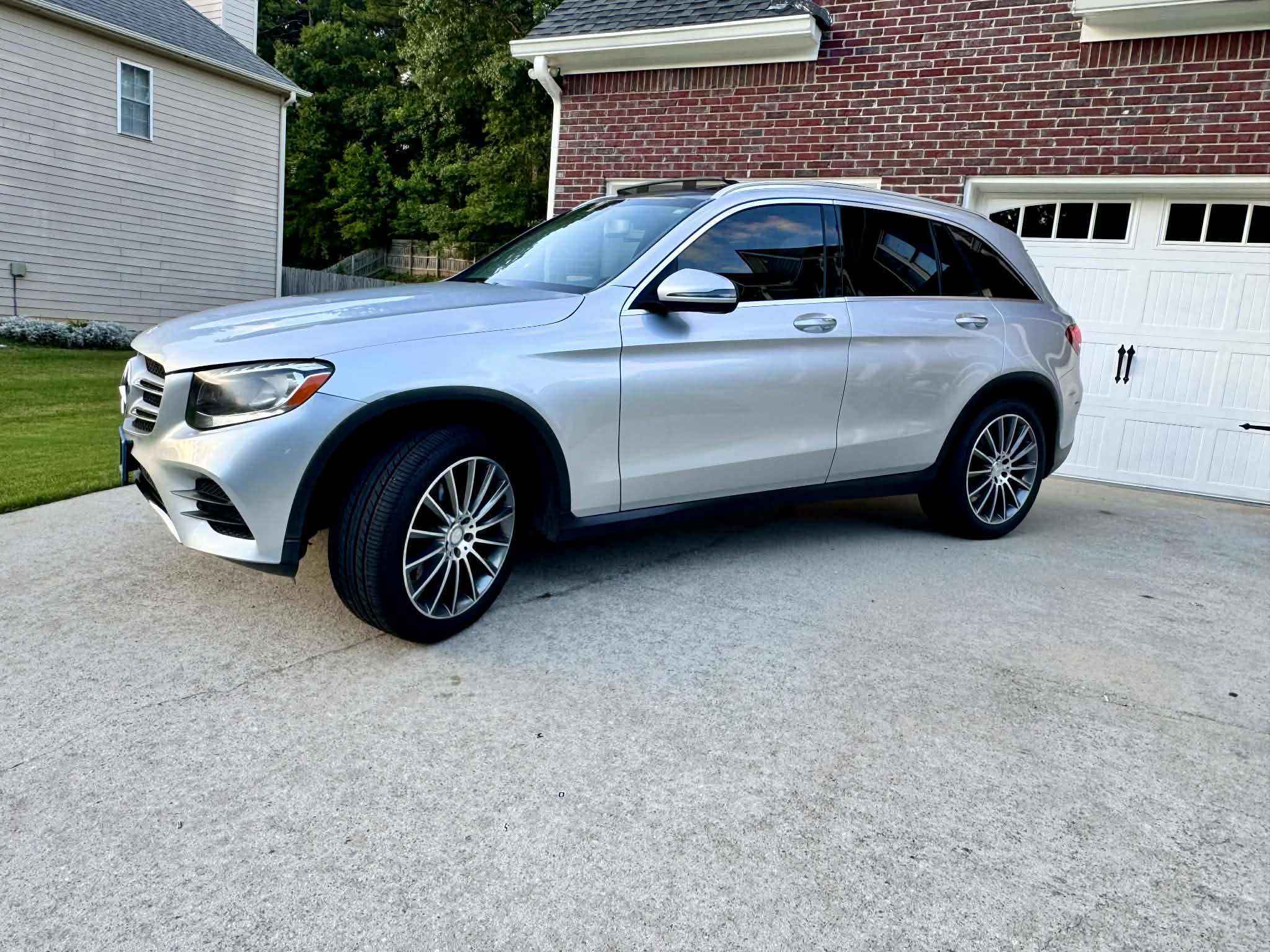 2016 Mercedes-Benz GLC300 photo 6