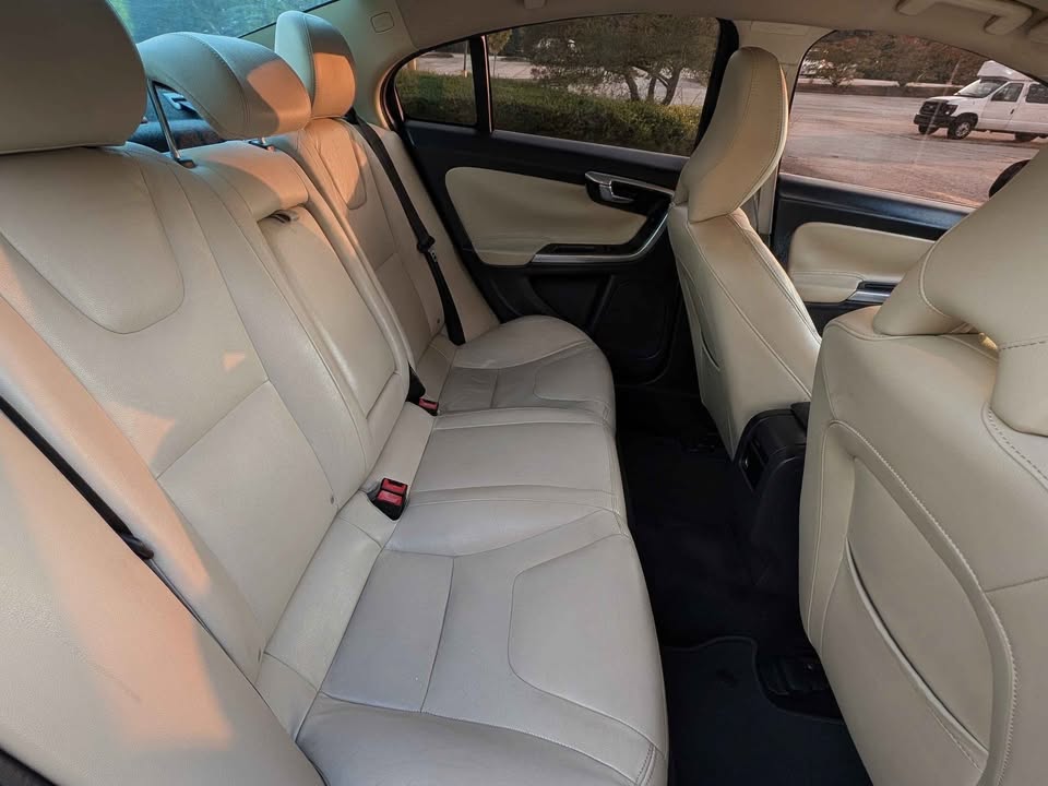 2016 Volvo s60 T5 Premier Sedan 4D photo 10