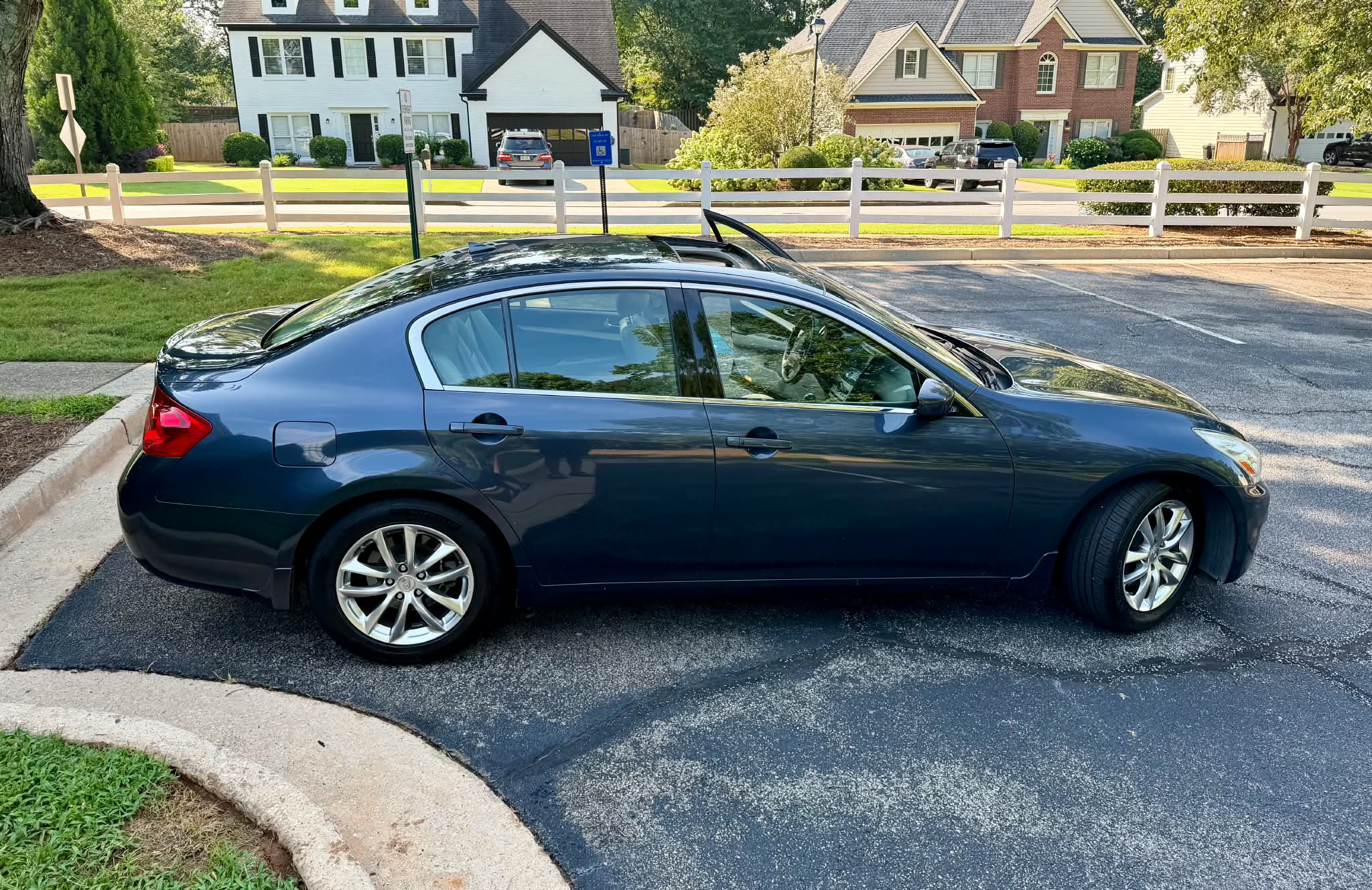 2009 Infinti G37 photo 3