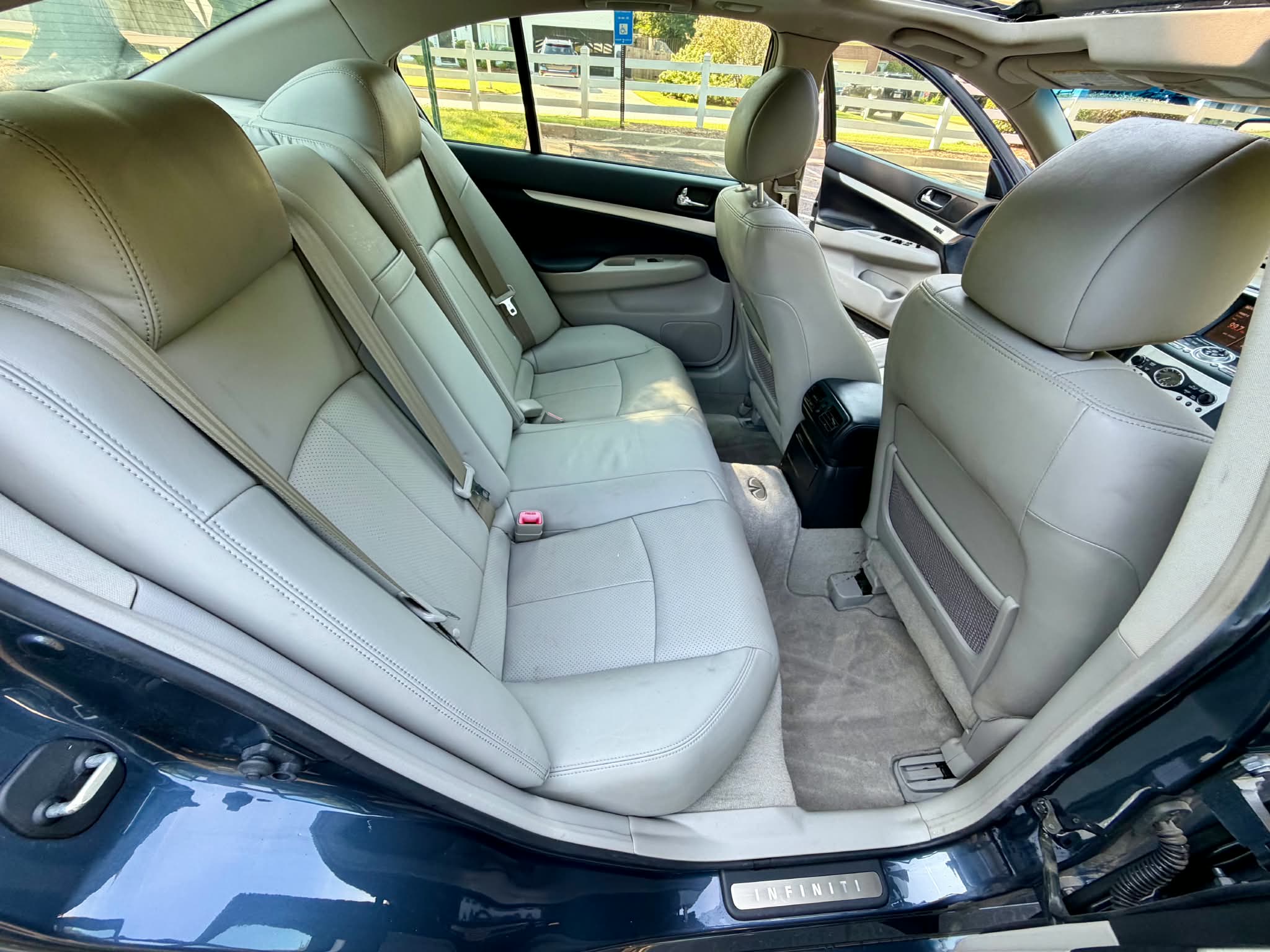 2009 Infinti G37 photo 8