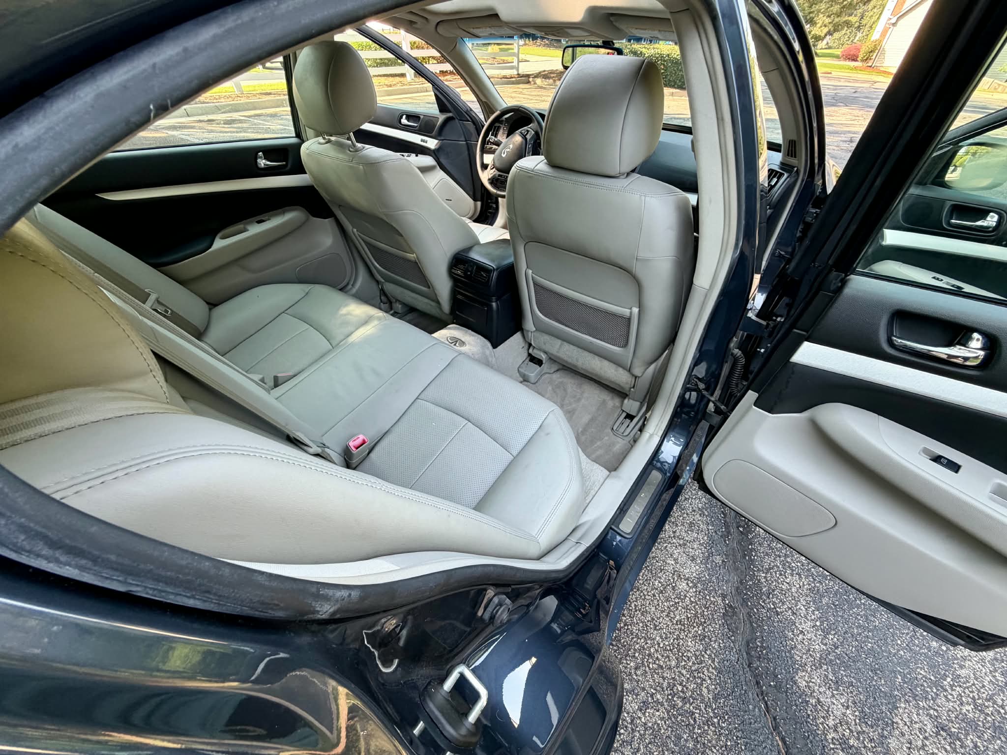 2009 Infinti G37 photo 10